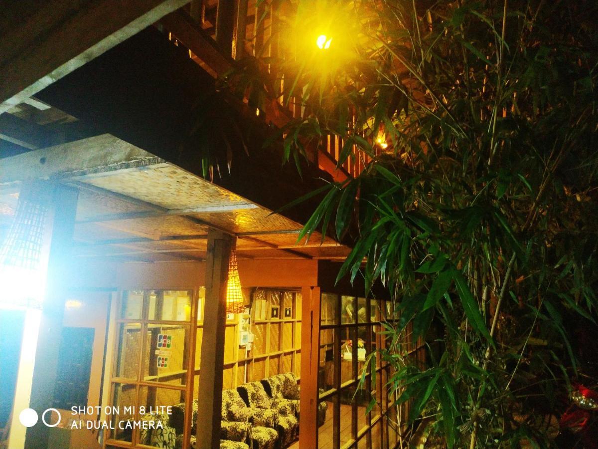 Dream House & Restaurant Guest house Ngwesaung